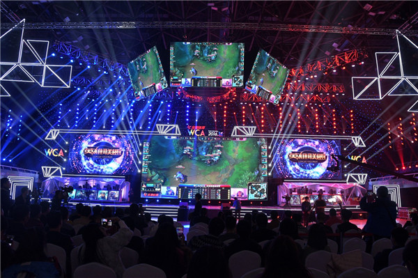 S15决赛彩蛋：前世界冠军选手将亲临现场归还奖杯。-乐竞电竞